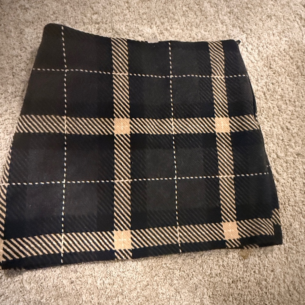H&M Black and Tan Checkered Mini Skirt
